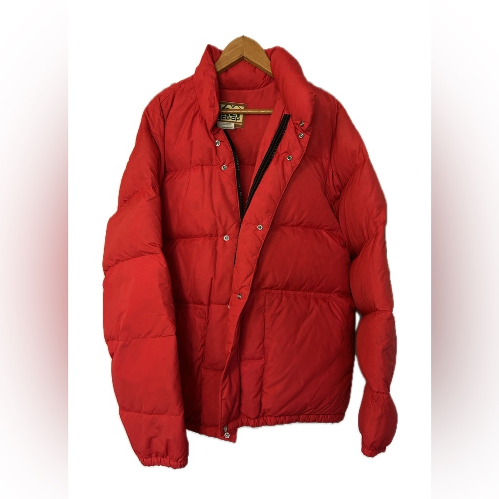 VTG. REI Red Down Puffer Coat! Men’s size XL